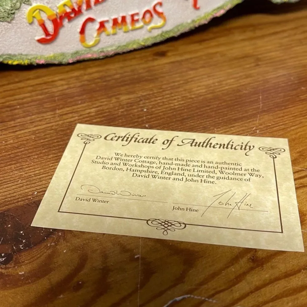 David Winter Cameos Diorama Bright 1992 BASE ONLY‎